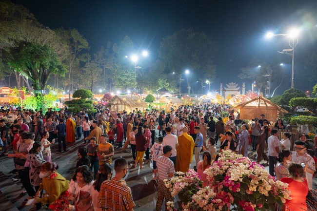 Đêm giao thừa chào đón năm Giáp Thìn