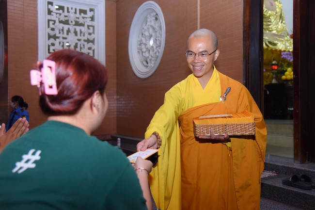 Đêm giao thừa chào đón năm Giáp Thìn