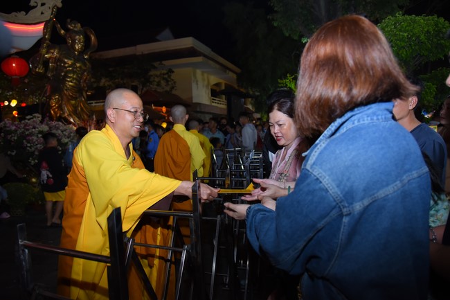 Đêm giao thừa chào đón năm Giáp Thìn