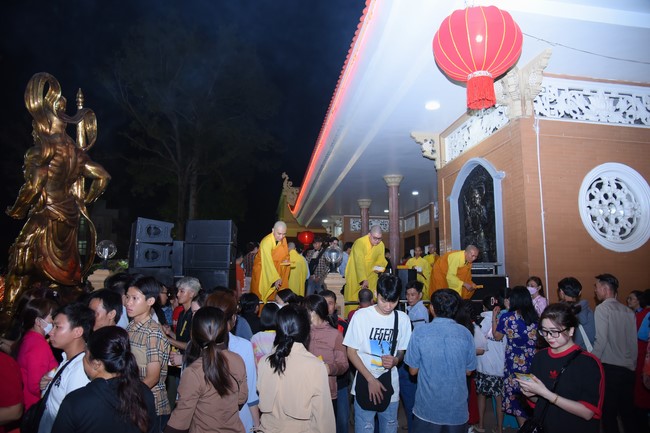 Đêm giao thừa chào đón năm Giáp Thìn