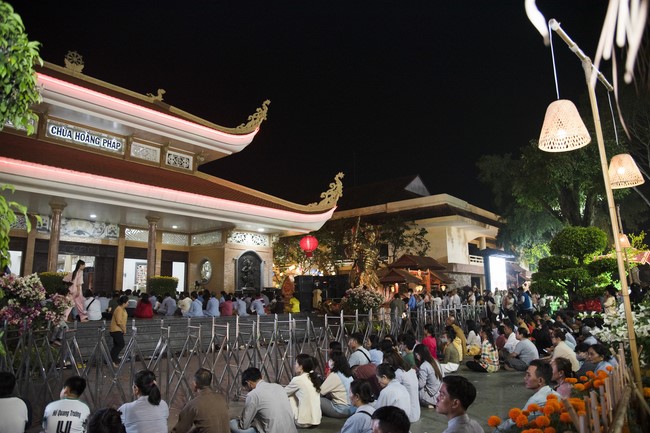 Đêm giao thừa chào đón năm Giáp Thìn