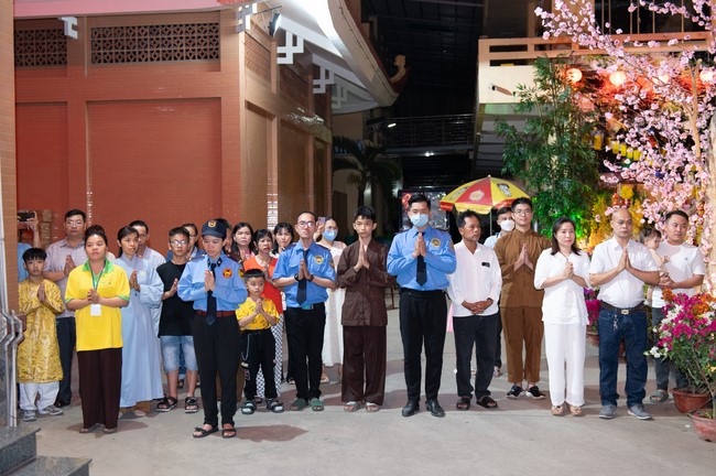 Đêm giao thừa chào đón năm Giáp Thìn