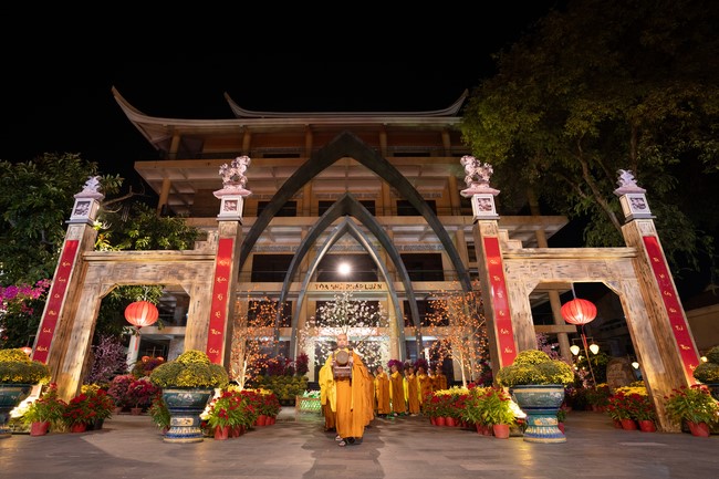 Đêm giao thừa chào đón năm Giáp Thìn