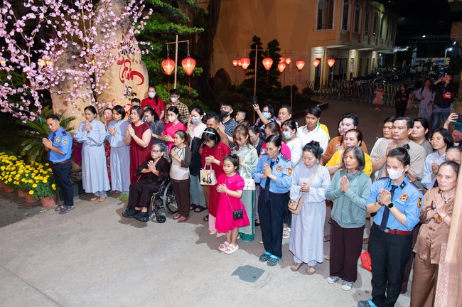 Đêm giao thừa chào đón năm Giáp Thìn