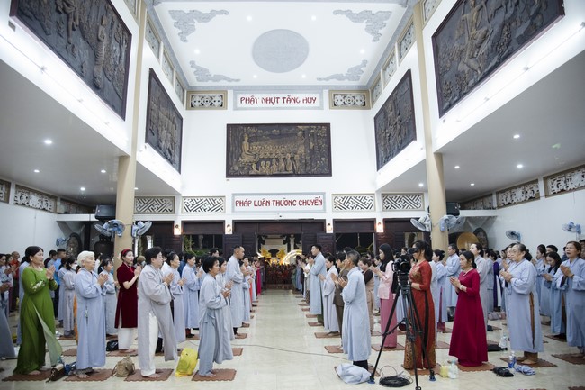 Đêm giao thừa chào đón năm Giáp Thìn