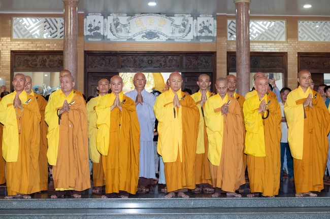 Đêm giao thừa chào đón năm Giáp Thìn