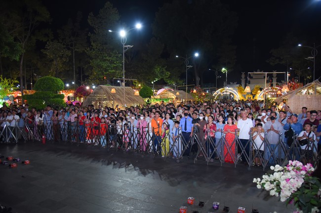 Đêm giao thừa chào đón năm Giáp Thìn