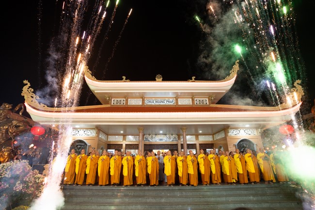 Đêm giao thừa chào đón năm Giáp Thìn