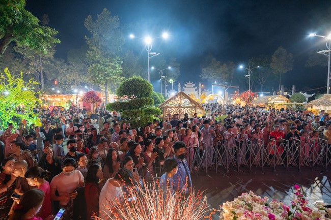 Đêm giao thừa chào đón năm Giáp Thìn