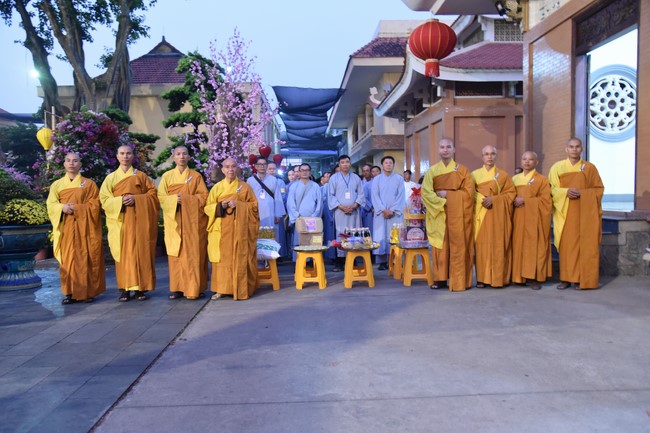 Hành hương thập tự đầu xuân Giáp Thìn