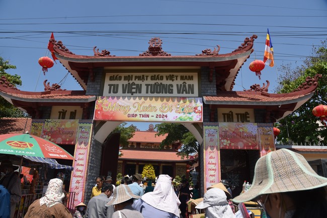 Hành hương thập tự đầu xuân Giáp Thìn