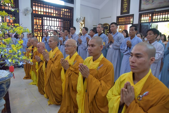 Hành hương thập tự đầu xuân Giáp Thìn