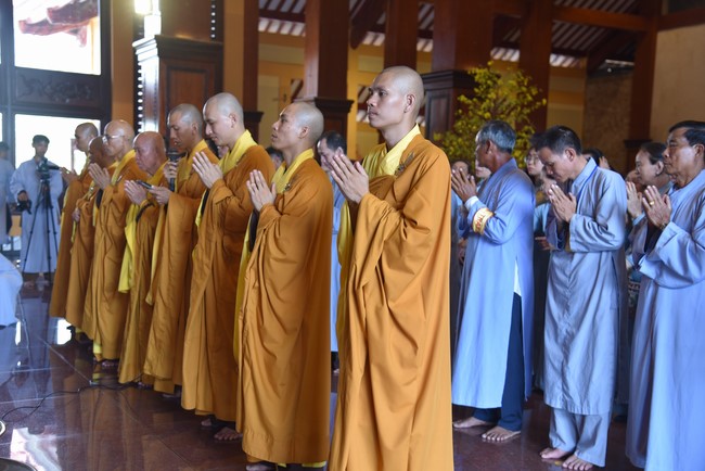 Hành hương thập tự đầu xuân Giáp Thìn