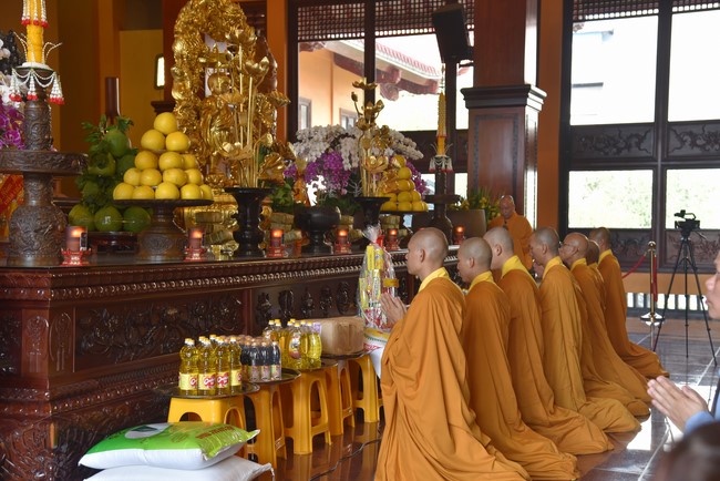 Hành hương thập tự đầu xuân Giáp Thìn