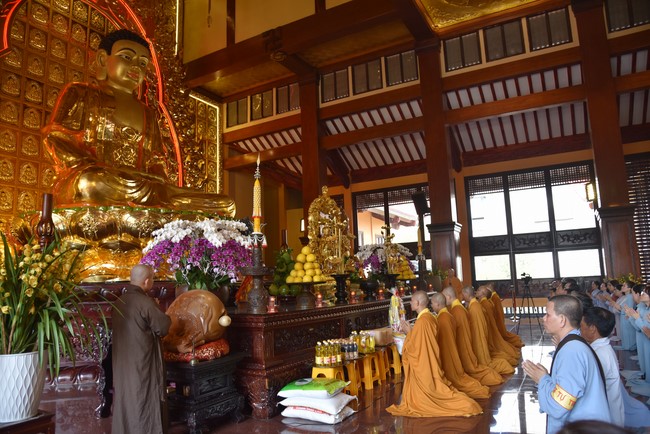 Hành hương thập tự đầu xuân Giáp Thìn