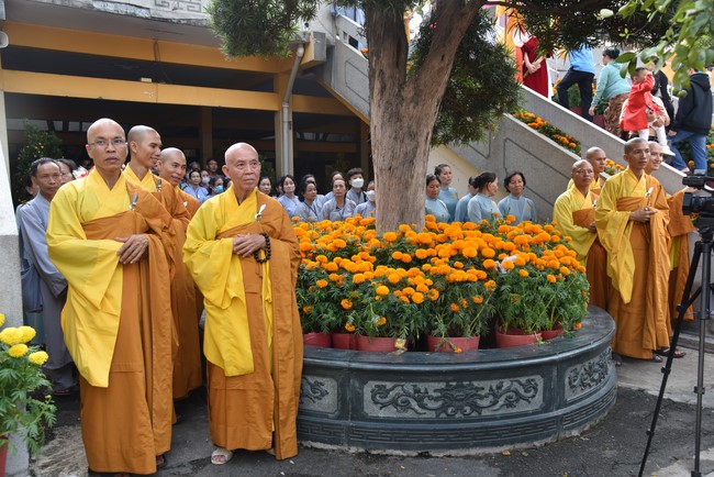 Hành hương thập tự đầu xuân Giáp Thìn