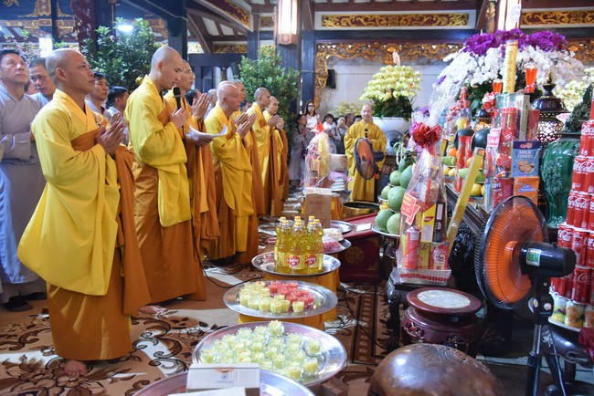 Hành hương thập tự đầu xuân Giáp Thìn