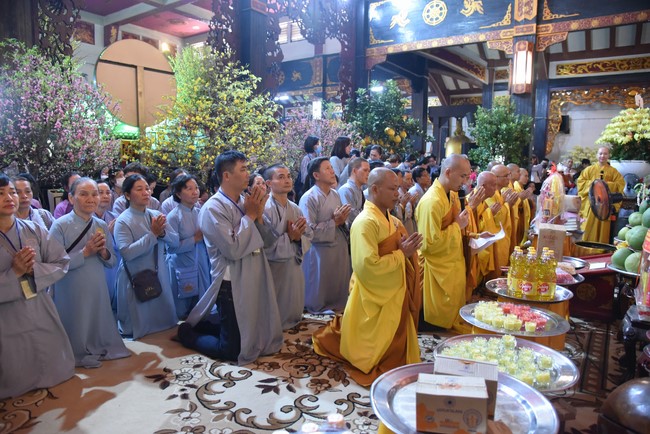 Hành hương thập tự đầu xuân Giáp Thìn