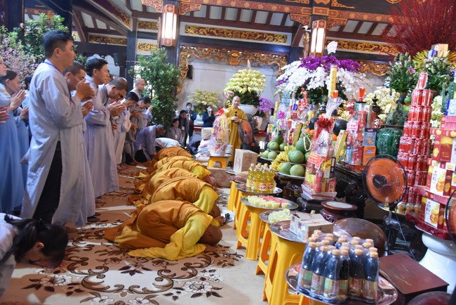 Hành hương thập tự đầu xuân Giáp Thìn