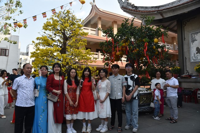 Hành hương thập tự đầu xuân Giáp Thìn