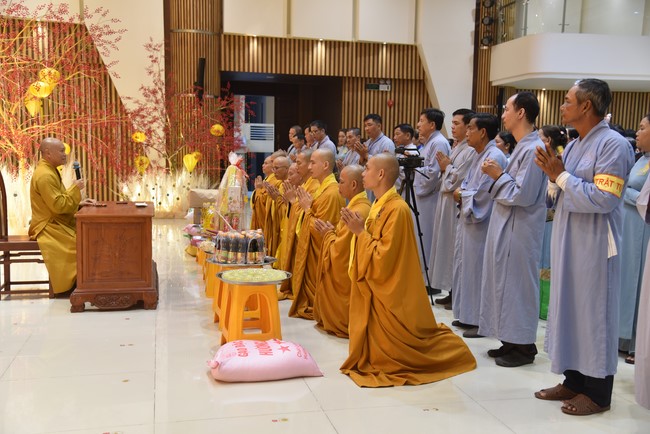 Hành hương thập tự đầu xuân Giáp Thìn