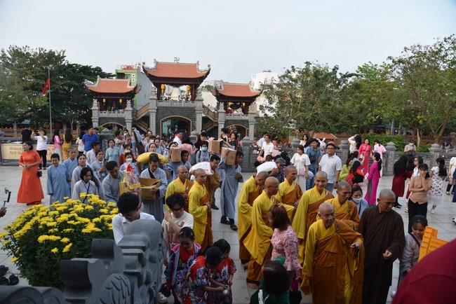 Hành hương thập tự đầu xuân Giáp Thìn