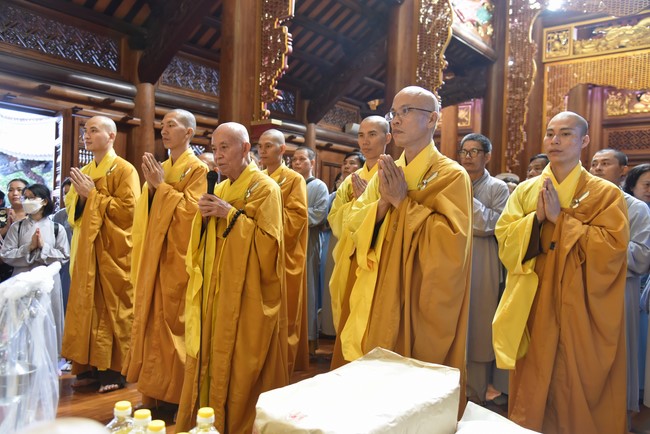 Hành hương thập tự đầu xuân Giáp Thìn