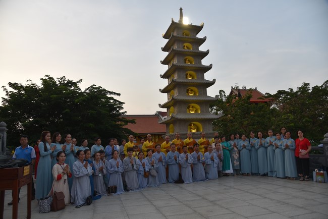 Hành hương thập tự đầu xuân Giáp Thìn