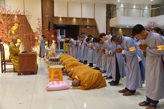 Hành hương thập tự đầu xuân Giáp Thìn