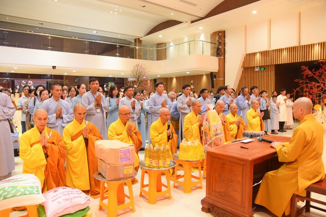 Hành hương thập tự đầu xuân Giáp Thìn