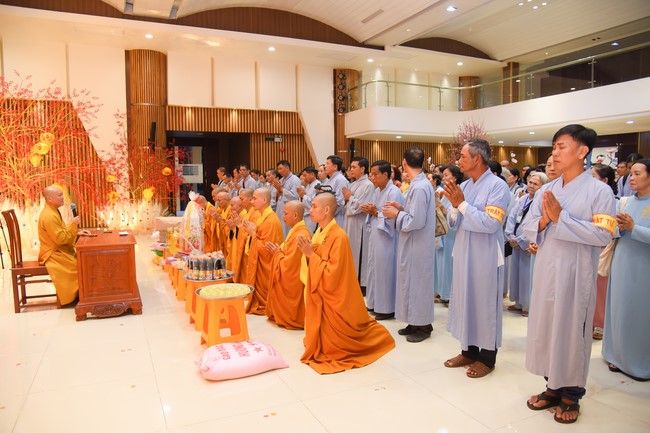 Hành hương thập tự đầu xuân Giáp Thìn