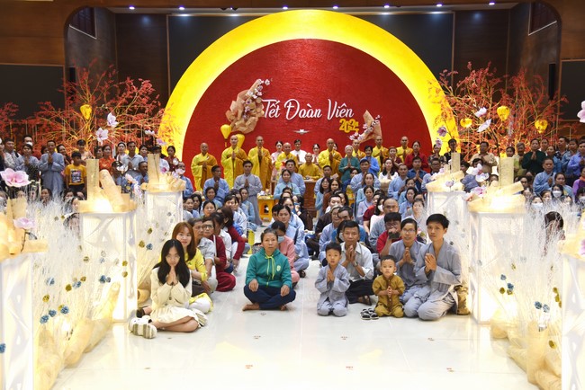 Hành hương thập tự đầu xuân Giáp Thìn