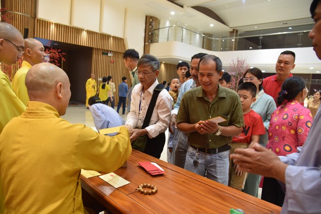 Hành hương thập tự đầu xuân Giáp Thìn