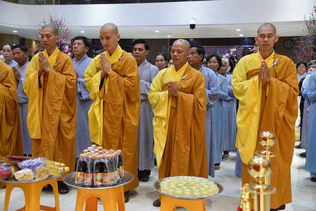 Hành hương thập tự đầu xuân Giáp Thìn