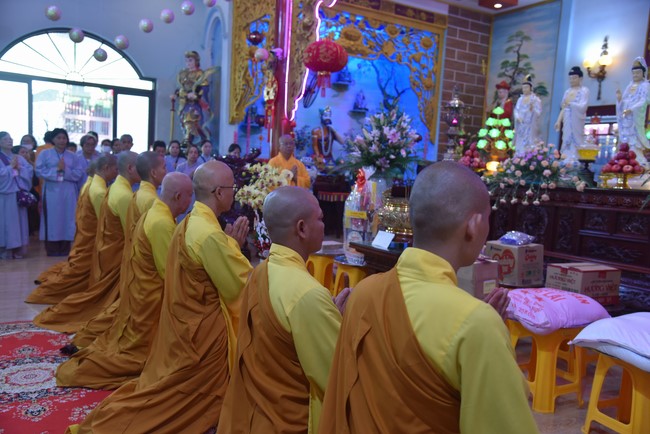Hành hương thập tự đầu xuân Giáp Thìn