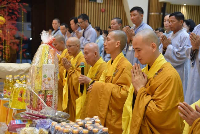 Hành hương thập tự đầu xuân Giáp Thìn