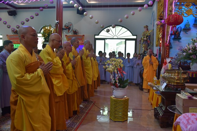 Hành hương thập tự đầu xuân Giáp Thìn