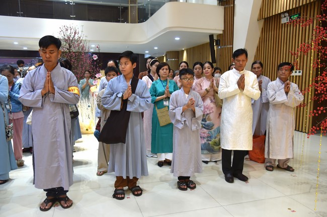Hành hương thập tự đầu xuân Giáp Thìn