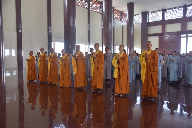 Hành hương thập tự đầu xuân Giáp Thìn