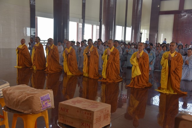 Hành hương thập tự đầu xuân Giáp Thìn