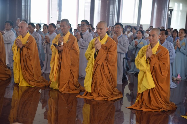 Hành hương thập tự đầu xuân Giáp Thìn