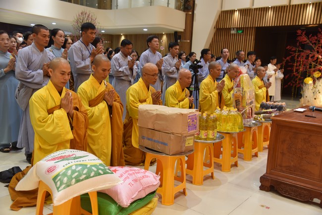 Hành hương thập tự đầu xuân Giáp Thìn