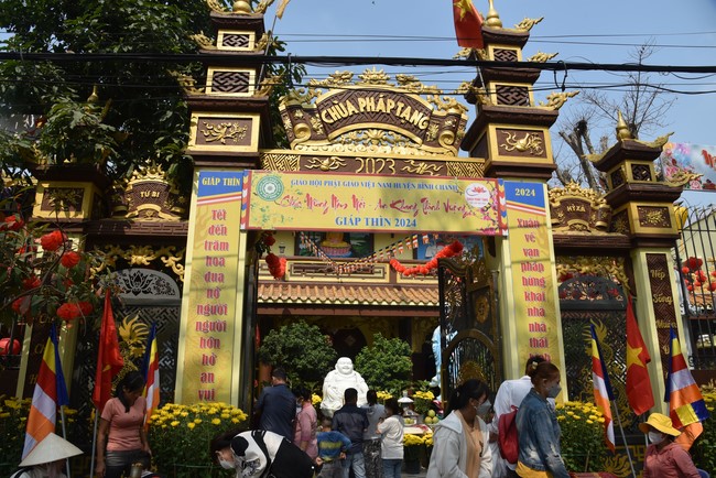 Hành hương thập tự đầu xuân Giáp Thìn