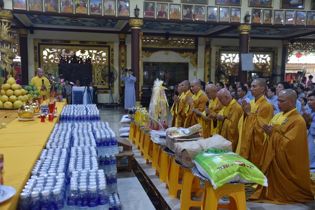 Hành hương thập tự đầu xuân Giáp Thìn