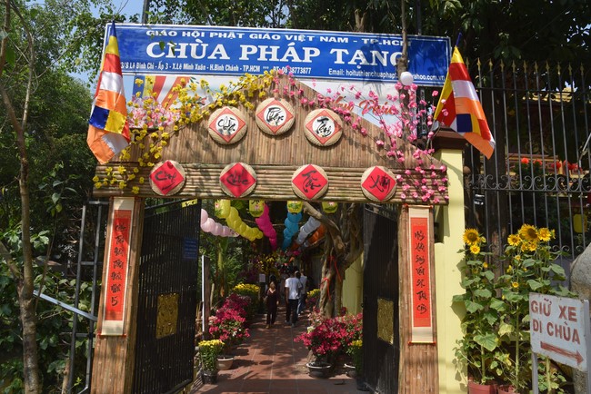 Hành hương thập tự đầu xuân Giáp Thìn