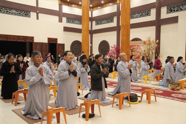 Chùa Giai Lam - Hà Tĩnh: Lễ sám hối