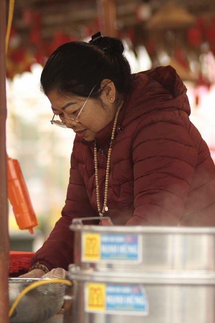 Chùa Giai Lam – Hà Tĩnh: Chùm ảnh “Đón giao thừa và nhận Lộc lì xì đầu năm mới”