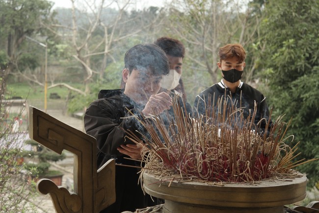 Chùa Giai Lam – Hà Tĩnh: Chùm ảnh “Đón giao thừa và nhận Lộc lì xì đầu năm mới”