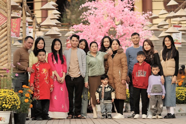 Chùa Giai Lam – Hà Tĩnh: Chùm ảnh “Đón giao thừa và nhận Lộc lì xì đầu năm mới”