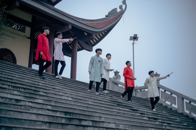 Chùa Giai Lam – Hà Tĩnh: Chùm ảnh “Đón giao thừa và nhận Lộc lì xì đầu năm mới”